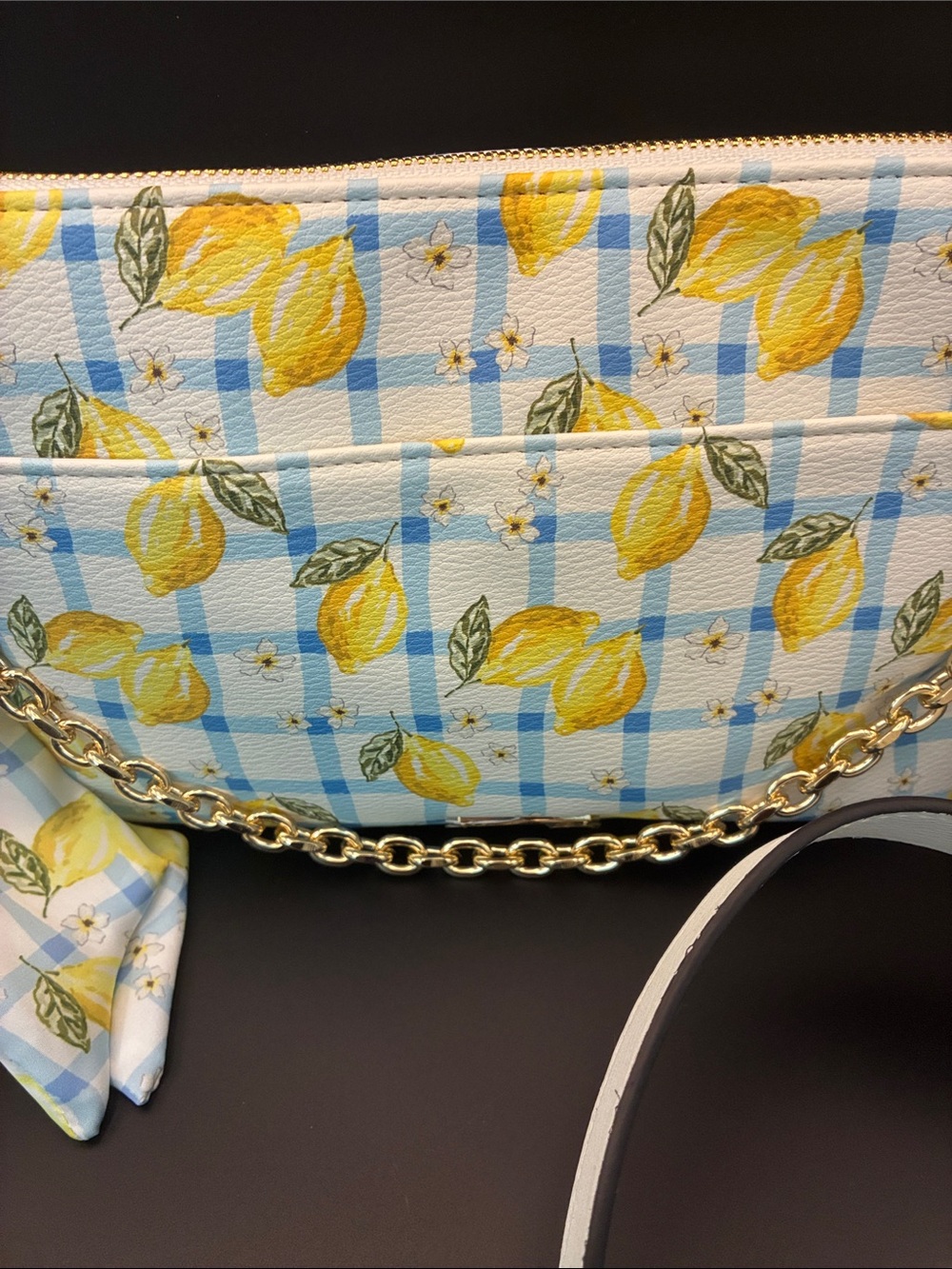 🎉🎉🎉BCBGeneration Light Blue and Yellow Lemon-Print Crossbody Bag - Picture 3 of 9